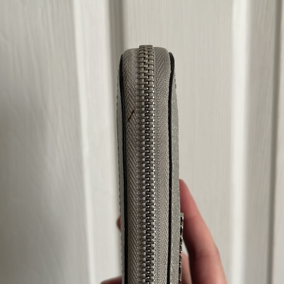 Michael Kors Long Wallet EUC - Picture 4 of 8